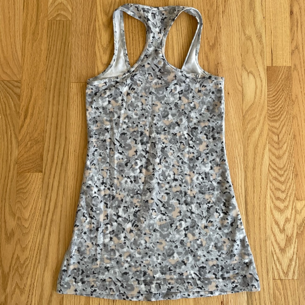 Lululemon Racerback Tank Size 6 - Picture 2 of 3